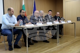 Дискусия на тема „Високотехнологична и кръгова икономика - път към нисковъглеродна индустрия индустрия и растеж“