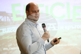 Дискусия на тема „Високотехнологична и кръгова икономика - път към нисковъглеродна индустрия индустрия и растеж“