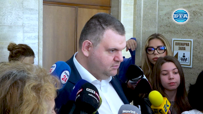 Кирил Петков ще драска на вратата в Банкя, от днес го предричам, коментира Делян Пеевски
