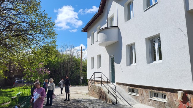 Institutions Blamed Most for Bulgaria’s Illegal Nursing Homes Scandal, Myara Poll Finds