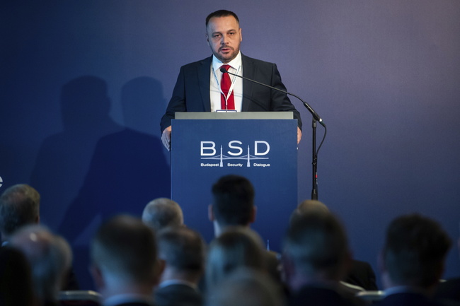 Мачедонци: Цитирах хърватския министър на отбраната за включването на България към инициативата между Косово, Албания и Хърватия