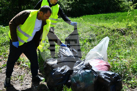 Село Свещари - инициатива "Зелен дъб" - пролетно почистване