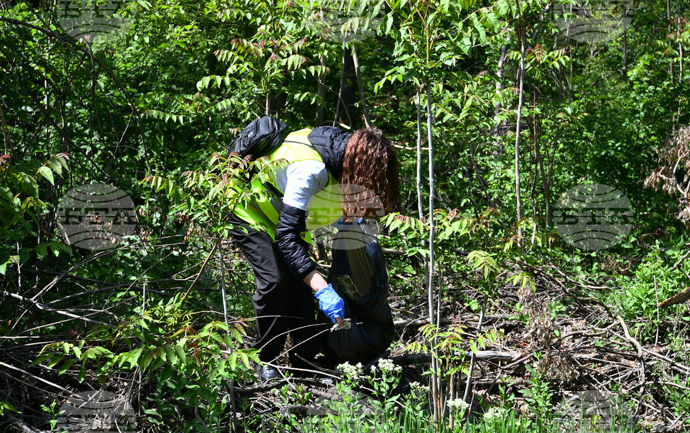 Село Свещари - инициатива "Зелен дъб" - пролетно почистване