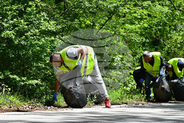Село Свещари - инициатива "Зелен дъб" - пролетно почистване