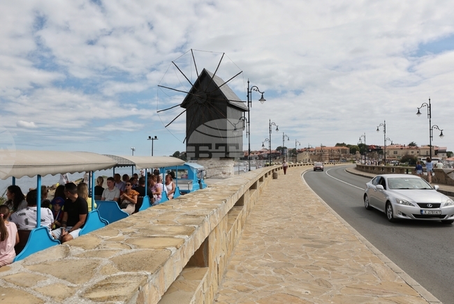 От 1 април се въвежда пропускателен режим за автомобили в Стария Несебър 