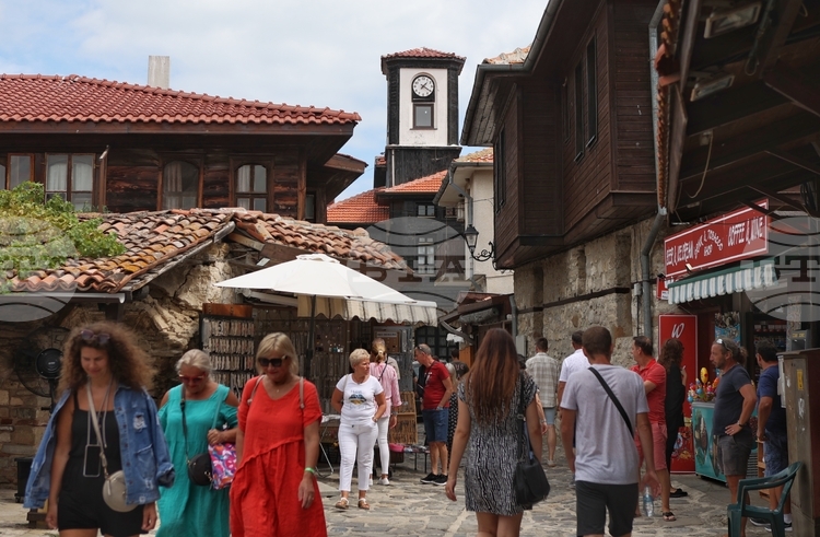 Five Municipalities Account for Half of Bulgaria’s Tourists, Study Finds