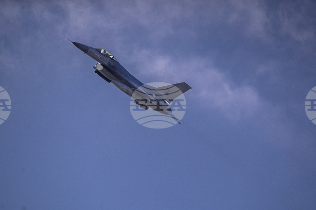 Полша вдигна по тревога самолети заради руски удари срещу Украйна, съобщи полската армия