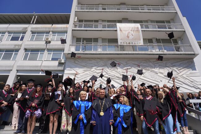 Югозападен университет „Неофит Рилски“ – Благоевград: Дипломира се випуск 2023 на Филологическия факултет към ЮЗУ „Неофит Рилски“