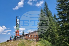 Връх Ботев - планина - туризъм - хижа "Плевен"
