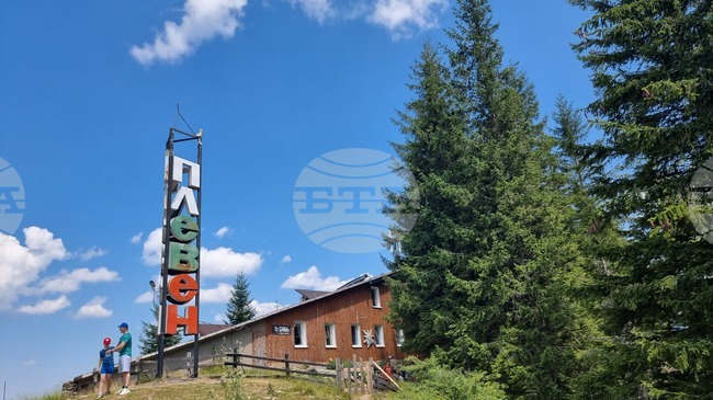Условията за туризъм са добри, в планините е ясно и слънчево