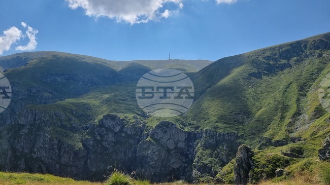 Добри са условията за туризъм в планините, очаква се горещо време, казаха от Планинската спасителна служба на БЧК
