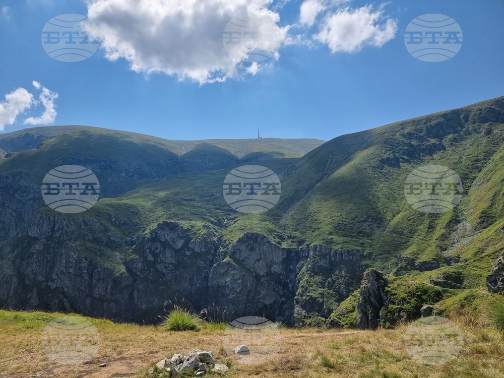 Good Mountain Hiking Conditions on Sunday
