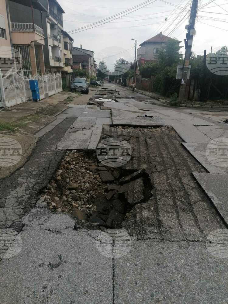 Три улици в Петрич са засегнати от дъжда, изсипал се над града