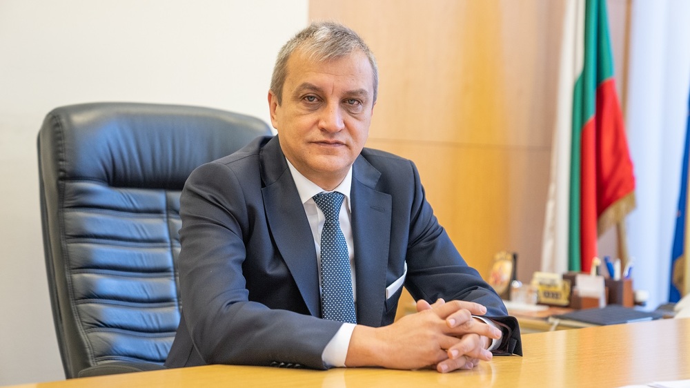 Кметът Илко Стоянов настоя за незабавна проверка на собственици на автомобили с неплатен данък МПС за повече от година, преминали ГТП