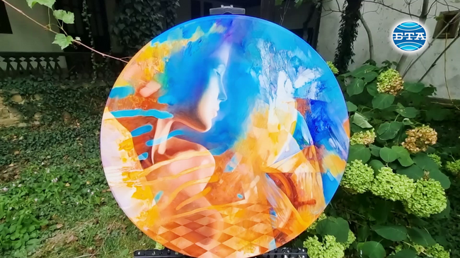 Осем художници твориха върху кръгли платна на Осмия пленер на виното в Сливен