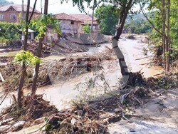 Възраждане - помощ в наводнениете села