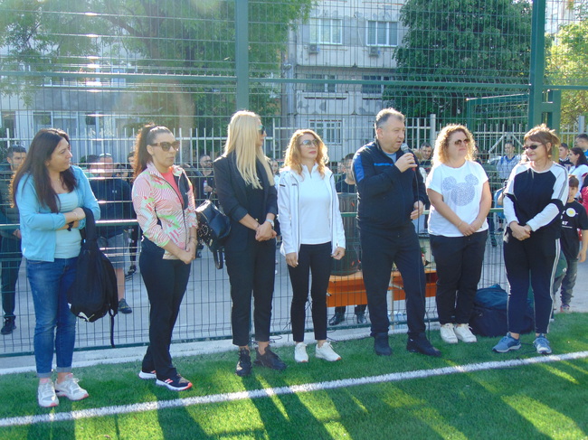 Община Шумен: Кметът проф. Христо Христов откри обновено игрище в училище „Сава Доброплодни“