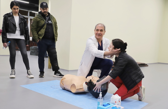 Медици от ВМА със съвети към мотористите