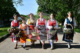 Село Конево - Лазаруване