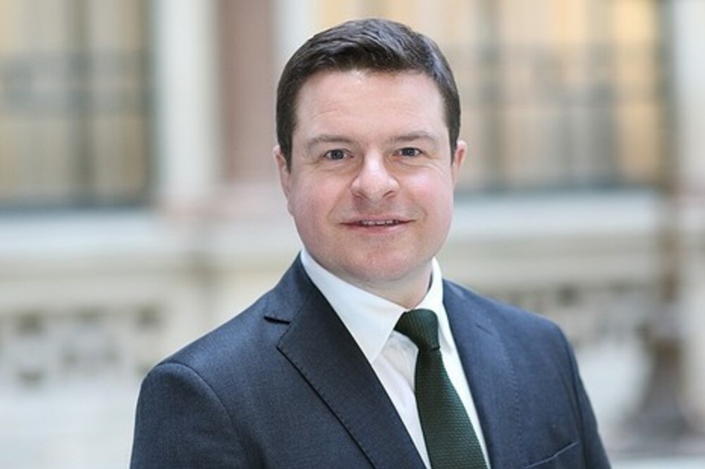 Foreign Minister Talks with UK Ambassador