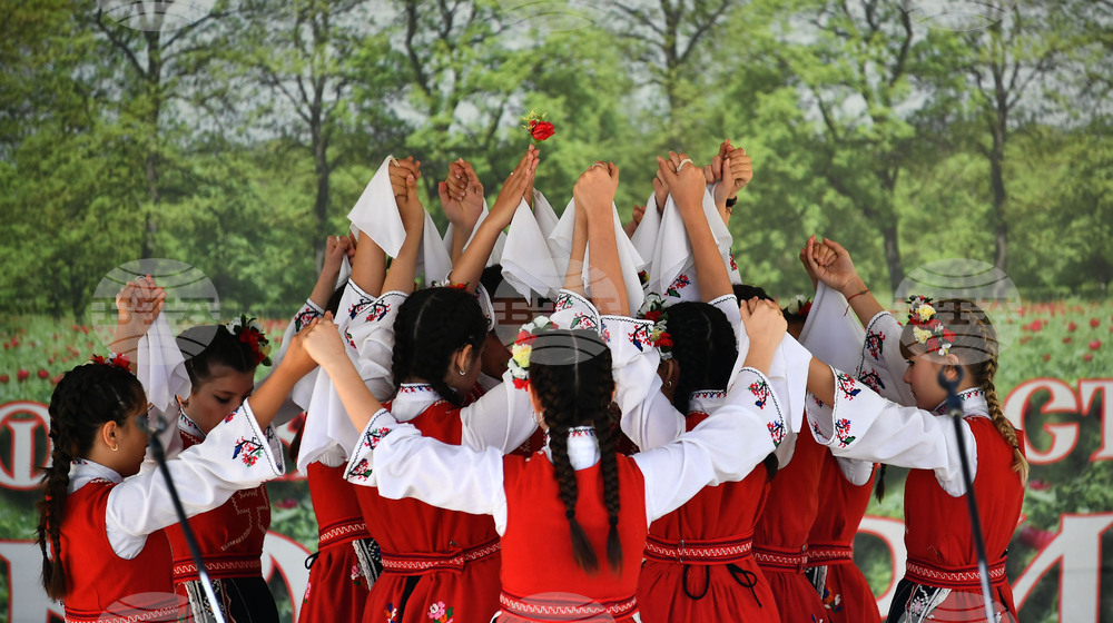 Село Беловец - фестивал „Божурите“