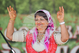 Село Беловец - фестивал „Божурите“