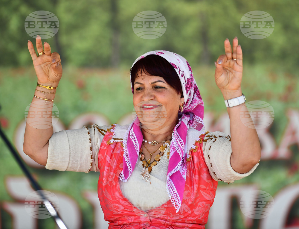 Село Беловец - фестивал „Божурите“