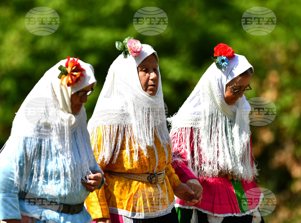 Село Беловец - фестивал „Божурите“
