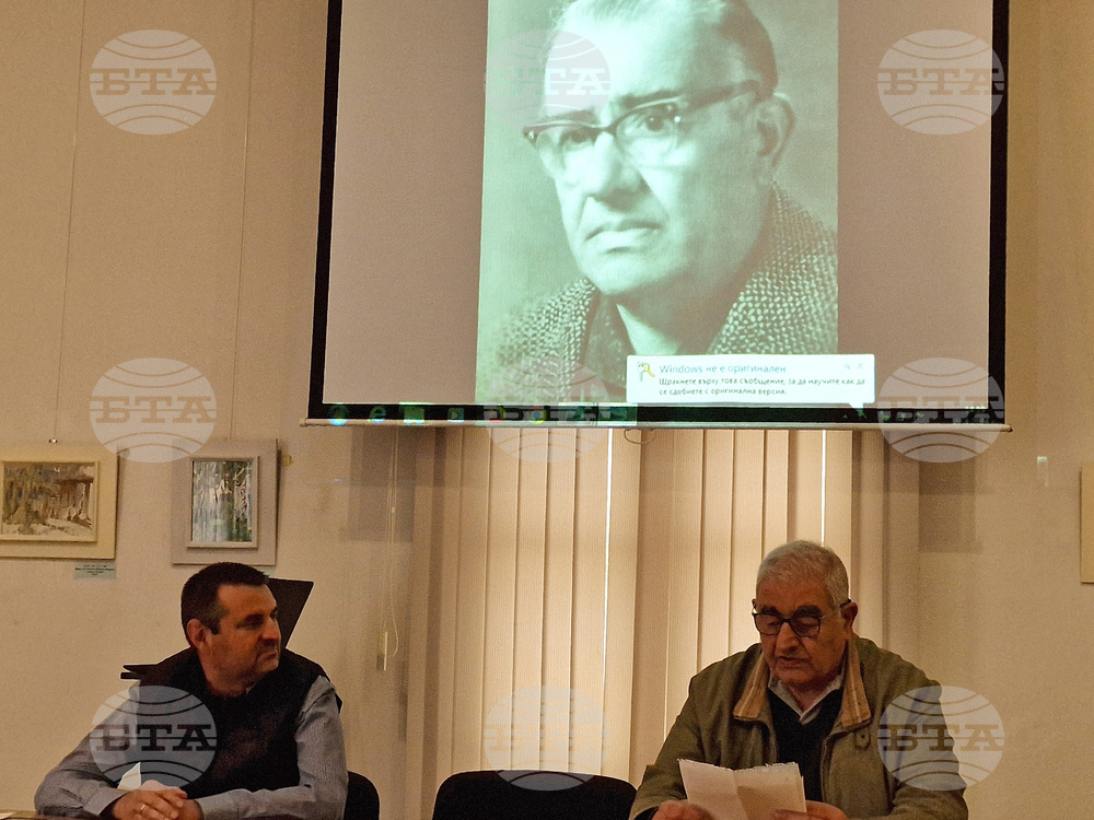 Историческият музей в Самоков издаде каталог с творби и кратки разкази, посветен на художника Слави Генев