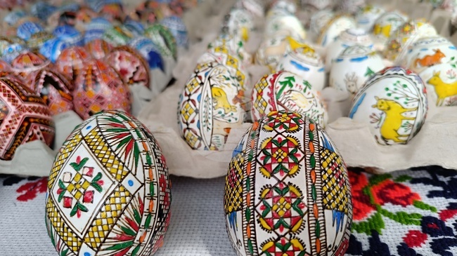 Близо 80 процента от румънците ще посрещнат Великден у дома тази година, показва проучване 