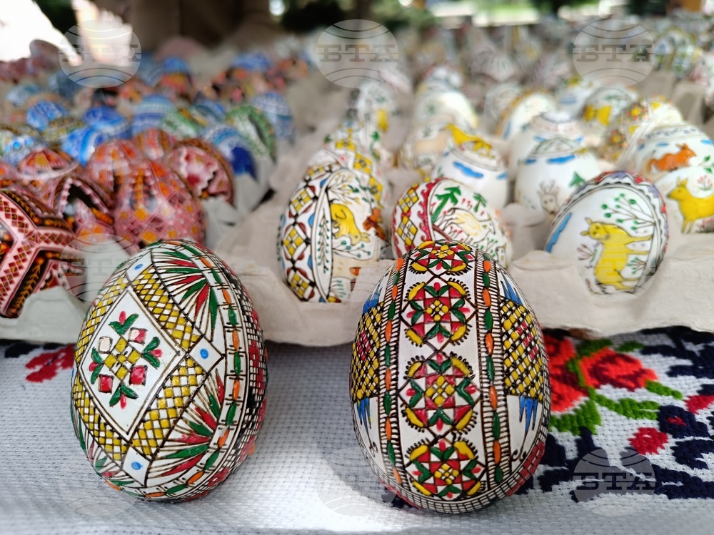 По-скъпи яйца и по-евтино агнешко в Румъния за Великден; на пазара се появиха козунаци за вегани