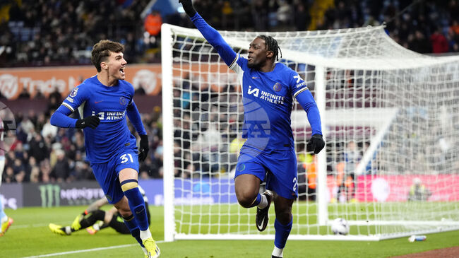 Челси е отворен за раздяла с френския защитник Аксел Дисаси 