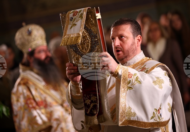 Храм „Св. Александър Невски" - Цветница - литургия