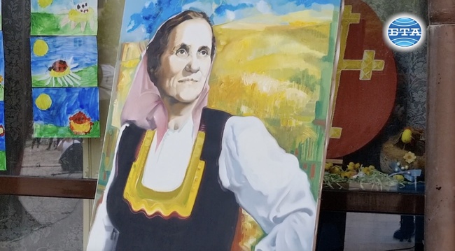 Самодейци от три области се представят във фолклорния фестивал "С песните на Гюрга Пинджурова" в Трън