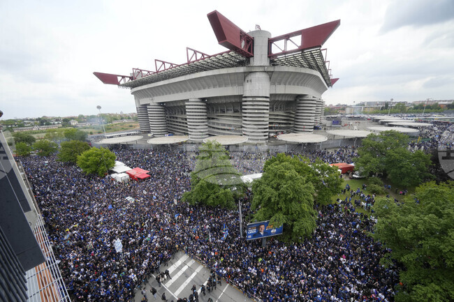 Милан и Интер постигнаха споразумение за купуването на "Сан Сиро"