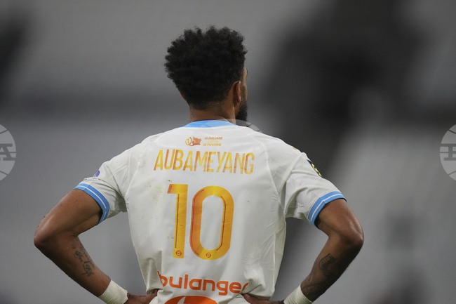 Пиер-Емерик Обамеянг се завърна в Олимпик Марсилия