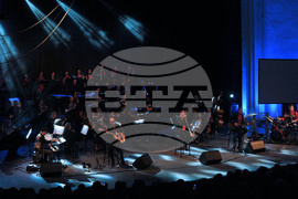 Бургас - Летен театър - музиката на QUEEN“