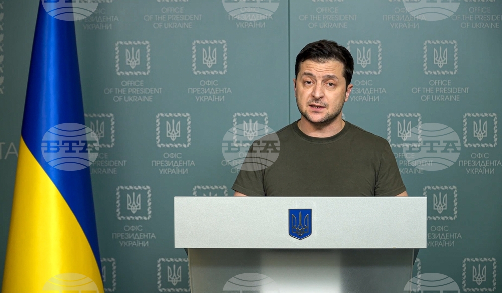 “Трябва да спрем агресора възможно най-бързо", е заявил Зеленски на Байдън