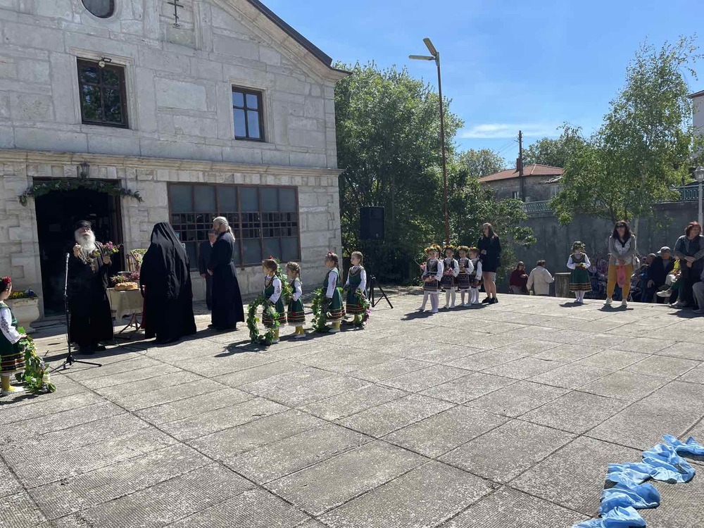 Община Каварна: С песни и танци Каварна отбеляза Лазаровден и Цветница