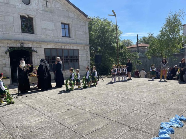 Община Каварна: С песни и танци Каварна отбеляза Лазаровден и Цветница