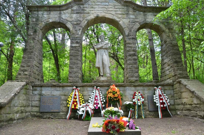 ПП “Обединени земеделци”: Почит към Цанко Церковски