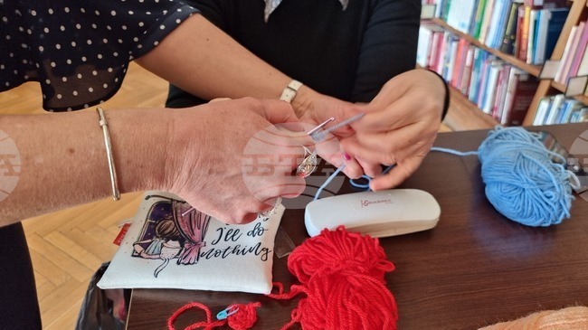 Регионалната библиотека във Видин организира ателиета за изработване на мартеници с участието на деца и възрастни