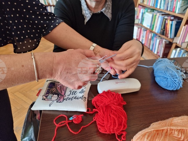 Регионалната библиотека във Видин организира ателиета за изработване на мартеници с участието на деца и възрастни