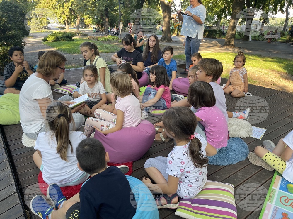 Откъси от книги на съвременни европейски автори четоха в Нощта на литературата