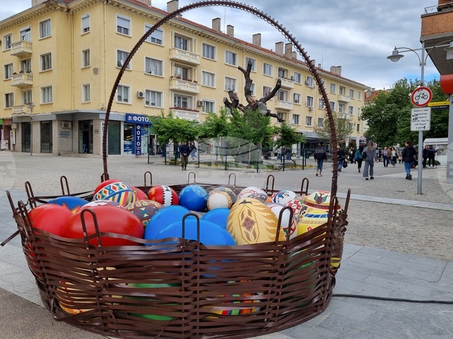 С обща великденска изложба започват празниците по случай Възкресение Христово в Сливен 