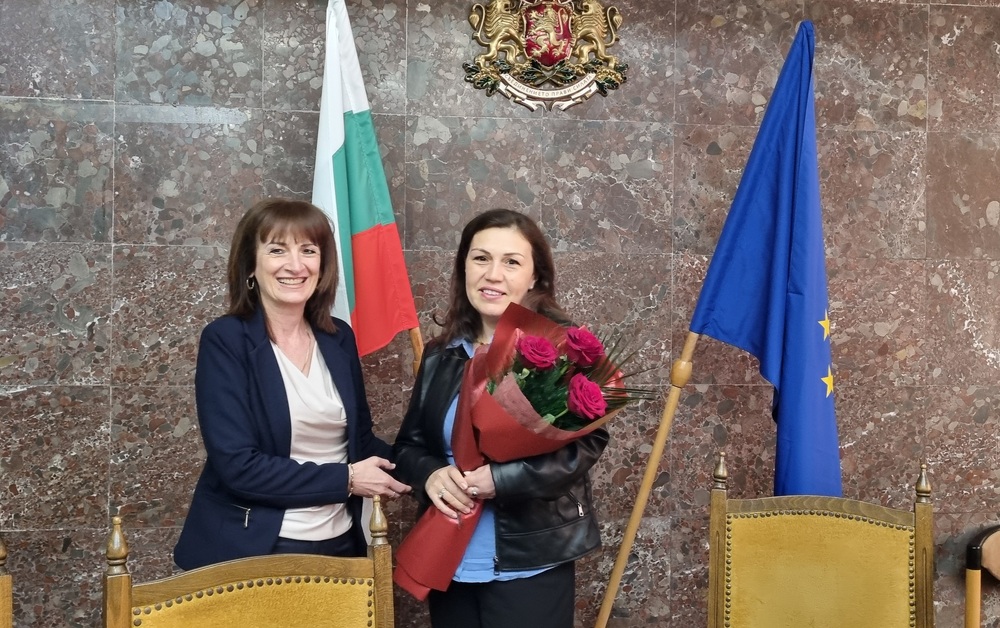 Дора Ангелова Стоянова е новият областен управител на област Ловеч