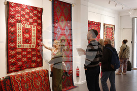 Франция - български килими - изложба