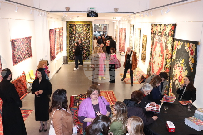 Франция - български килими - изложба