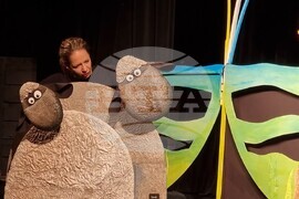 Видин - куклен театър - „Грозното патенце“ - премиера