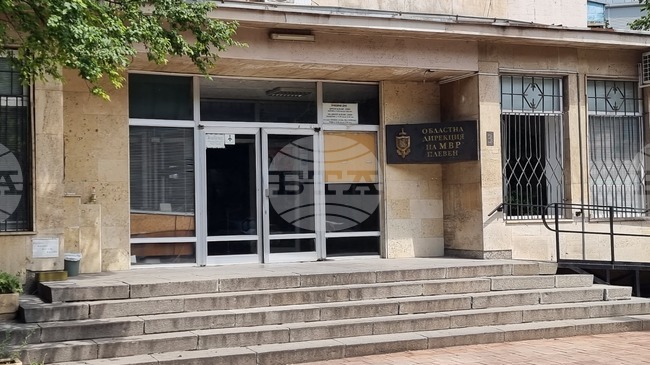 Полицията в Плевен иззе стоки, имитиращи популярни търговски марки